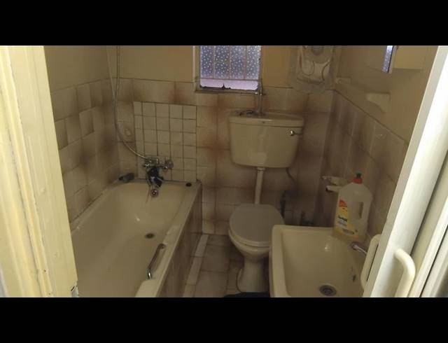 2 BEDROOM HOUSE FOR SALE IN ZAKARIYYA PARK